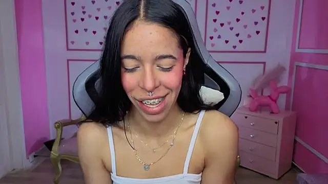 stephania t online show from February 5, 12:30 pm