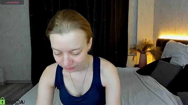 Michelle Blond online show from December 21, 8:18 am