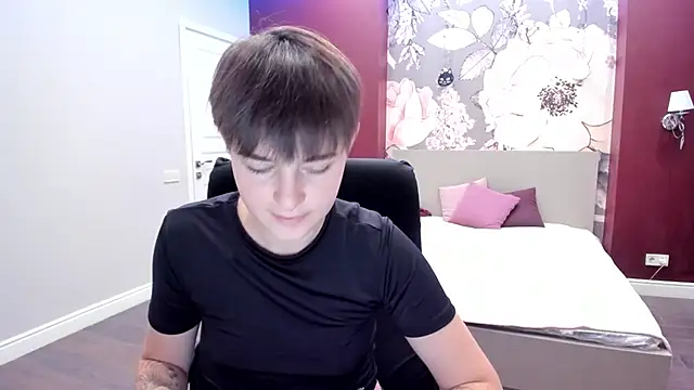 EmiliaYours online show from September 9, 3:56 pm