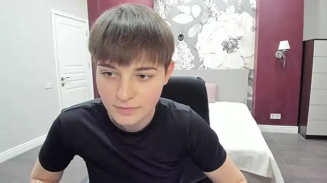 EmiliaYours online show from January 17, 3:41 pm