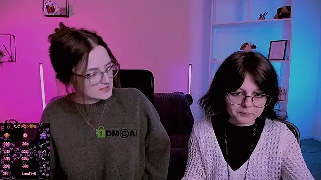 luna berryy online show from December 3, 8:55 pm