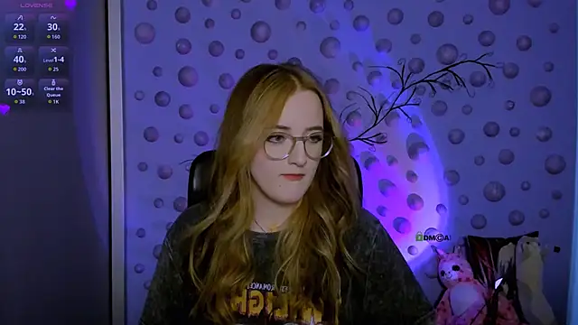 luna berryy online show from February 17, 8:19 pm