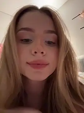 SIlviaBeyt online show from April 15, 8:42 pm