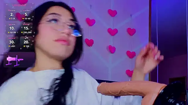 MadyJackson online show from April 7, 11:56 am