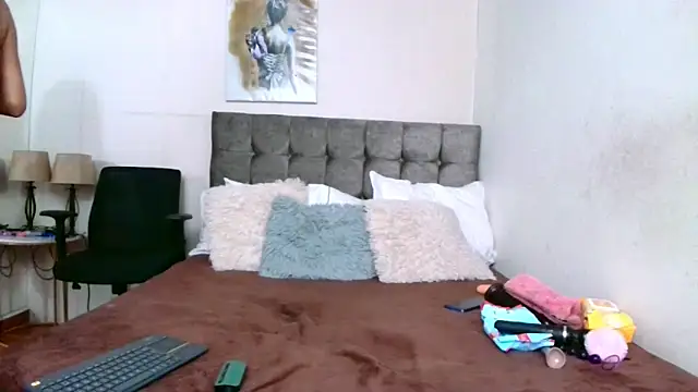 IssabellaJones online show from January 18, 1:29 pm