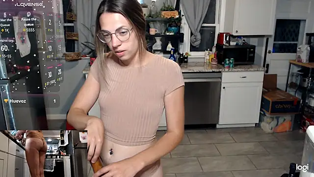 KierBearKisses online show from September 10, 4:45 am