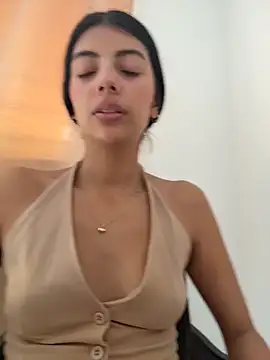 Baby Niels online show from April 6, 4:30 pm