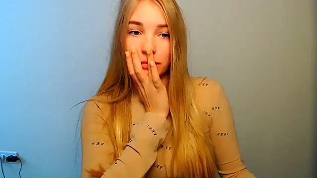 Queen ofLove online show from October 12, 11:45 am