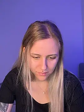 lunawolf21 online show from February 12, 8:27 am