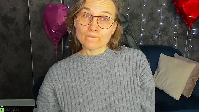 Lillian White online show from February 22, 1:17 am