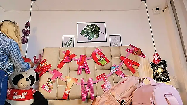 AdharaSmithh online show from September 18, 7:56 pm