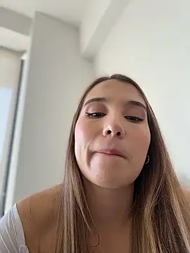 SophieRaily  online show from January 5, 8:34 pm