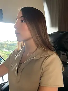 SophieRaily  online show from September 18, 7:45 pm