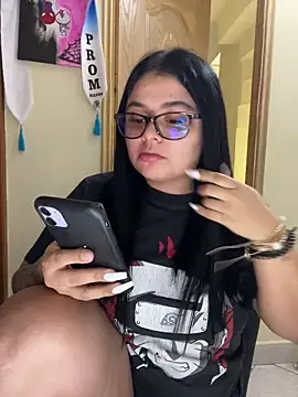 alissonfernandez  online show from December 4, 2:47 am