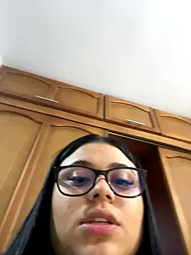 alissonfernandez  online show from September 23, 1:04 am