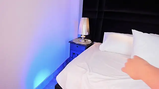 MelodyRey  online show from November 6, 10:59 pm