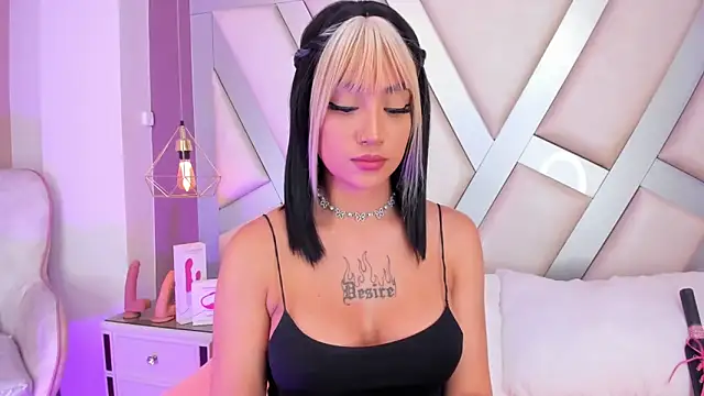 MadissonRey online show from December 5, 2:51 pm