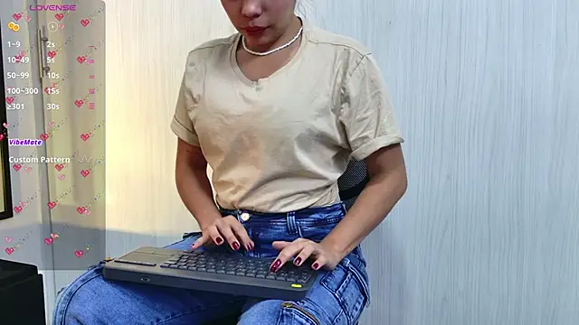 cutehanna1 online show from November 18, 10:33 pm