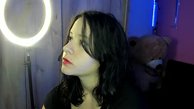 agnes 213 online show from November 26, 1:34 pm