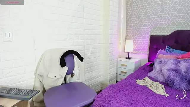 sweet kitty0110 online show from October 13, 8:11 pm