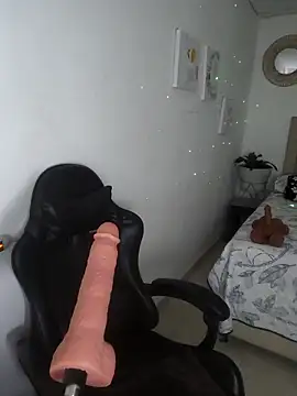 milf venus online show from April 13, 8:09 pm