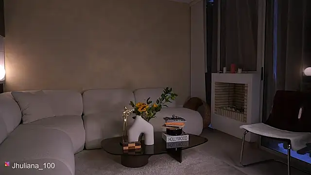 paulacora100 online show from January 15, 10:05 pm