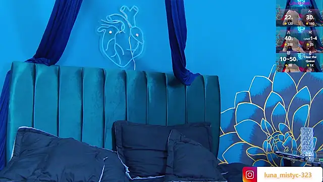 Lunamistyc online show from March 27, 8:09 pm