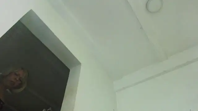 blondebitchlitle online show from January 15, 2:06 am