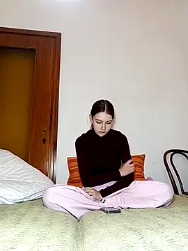 ella grays online show from December 16, 4:02 pm