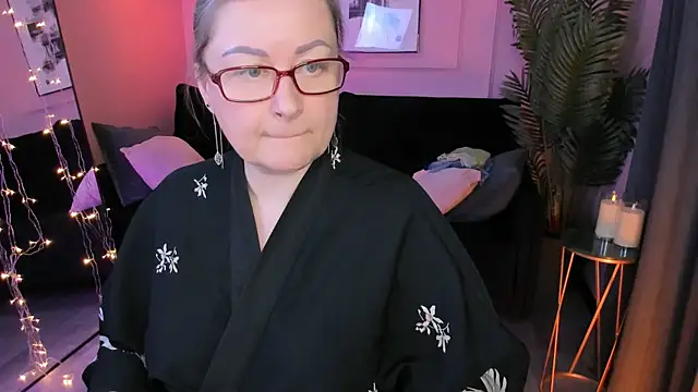 AlexandraKind online show from February 10, 9:40 pm