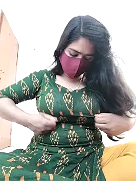 Magical Girl- online show from April 4, 5:06 am