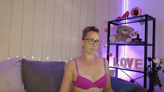 Lyscoquine online show from September 17, 11:30 am