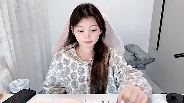 yang-yang-yang online show from November 13, 3:44 pm