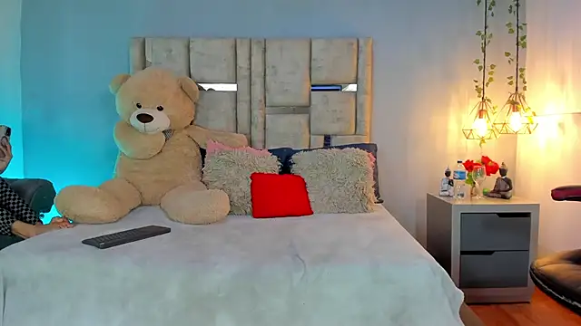 AshleyHill2 online show from September 17, 3:59 am