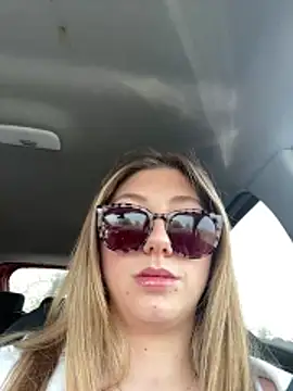 badlills201 online show from March 23, 2:23 pm