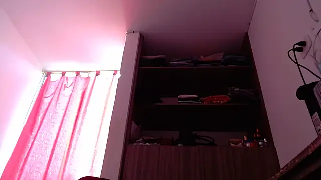 nicolle milf1978 online show from February 9, 1:57 pm