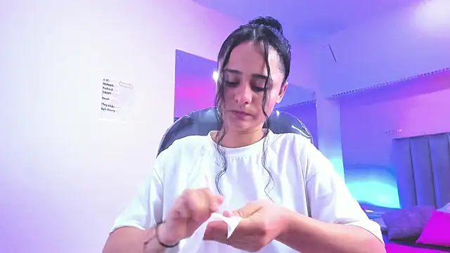 Giselle Roldan online show from January 11, 4:17 am