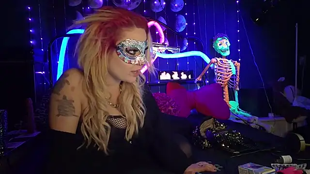 anonymouszN online show from November 19, 8:20 pm