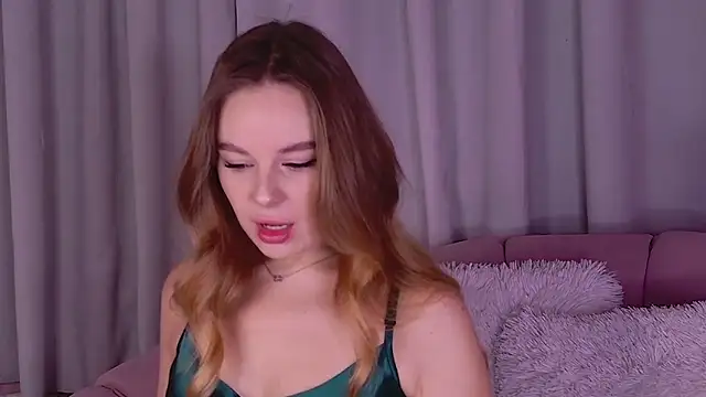 BeatriceEsmont online show from December 18, 8:46 pm