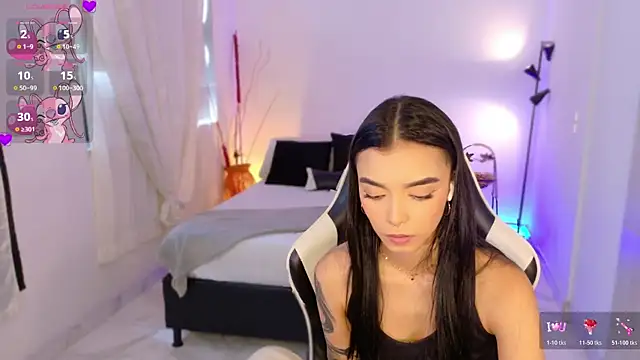 AnabelWolf online show from November 10, 4:24 pm