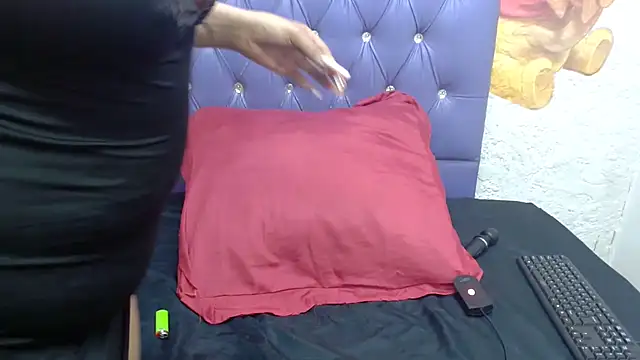 LolaTwerksXX online show from March 14, 6:20 pm