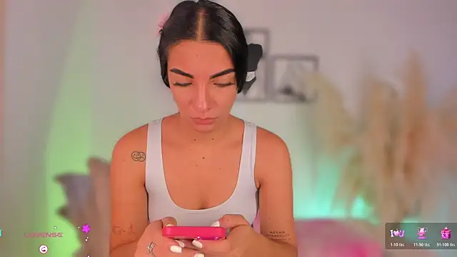 777AylinZ online show from April 17, 1:24 pm