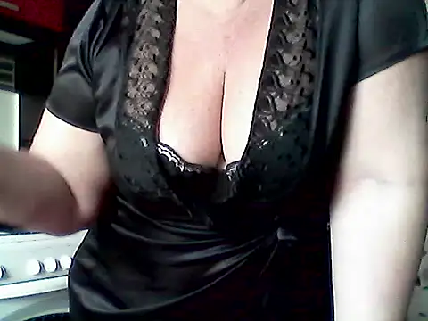 Lisa Suzie online show from March 31, 7:41 am