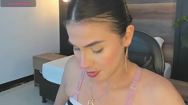 stephanya  online show from February 20, 7:37 pm