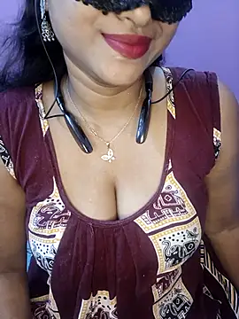 Sexy Mona Bhabhi online show from October 16, 6:32 pm