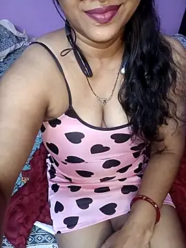Sexy Mona Bhabhi online show from October 9, 7:07 pm