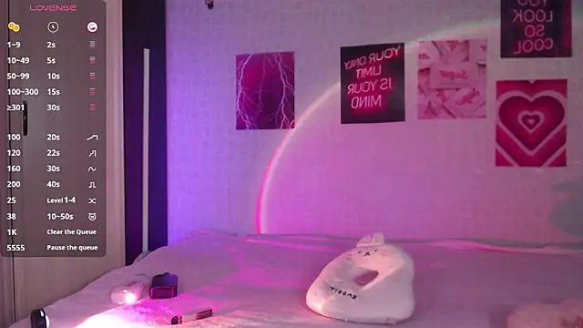 Lessy Lasska online show from December 2, 3:30 am