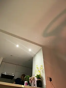 NicoleCut online show from March 7, 10:00 am