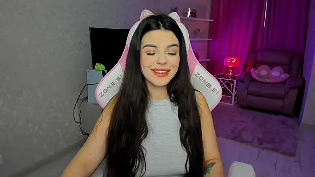 AlluringAriel online show from April 5, 11:20 am