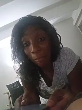 LuckiXCX online show from November 30, 1:37 pm